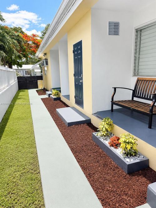 xx-1723 Wiley St, Hollywood, FL, 33020-6550 | Card Image