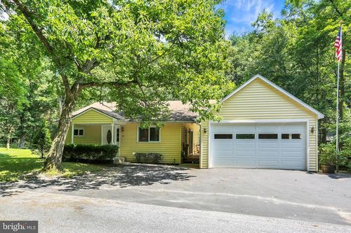 36 Meadow Grove Rd, NEWPORT, PA, 17074-8221 | Card Image