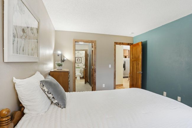14-web-or-mls-Plymouth Blvd 318-014.jpg | Image 15
