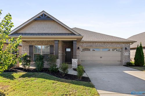 15582 Ironcrest Dr Nw, Harvest, AL, 35749-7992 | Card Image