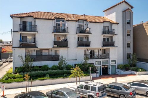 201-327 Chestnut Ave, Long Beach, CA, 90802-2916 | Card Image