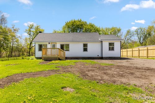 311 W Fenwick Rd, Fenwick, MI, 48834-9541 | Card Image