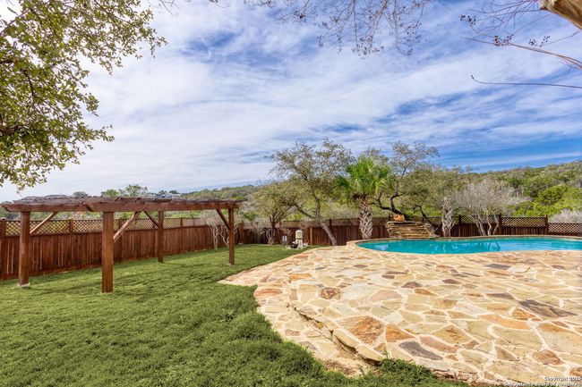 192 County Road 2812, House other with 5 bedrooms, 4 bathrooms and null parking in Mico TX | Image 38