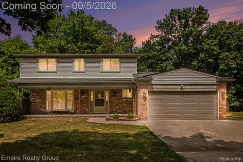 1373 Stonetree Dr, Troy, MI, 48083-5352 | Card Image
