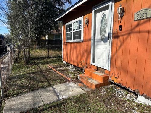 2067 Woodside St, Jacksonville, FL, 32209-7023 | Card Image