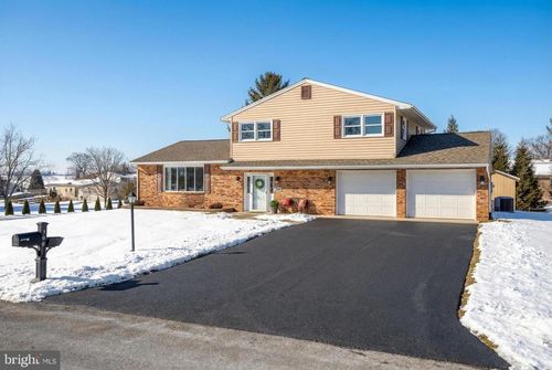 300 Widders Drive, MECHANICSBURG, PA, 17055 | Card Image