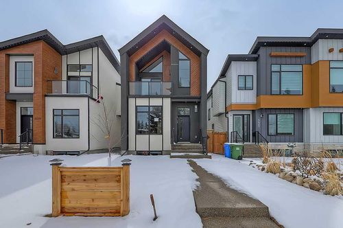 6423 Bow Crescent Nw, Home with 4 bedrooms, 3 bathrooms and 2 parking in Calgary AB | Card Image