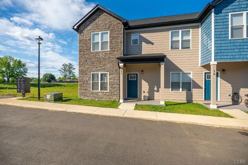 12 Melissa Ln, Lynchburg, VA, 24502-5910 | Card Image
