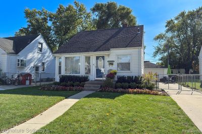 14041 Labelle Street, Home with 3 bedrooms, 2 bathrooms and null parking in Oak Park MI | Image 1