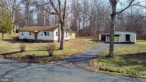 1895 Quarry Rd, QUAKERTOWN, PA, 18951-1884 | Card Image