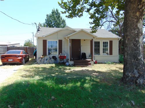 807 Chestnut St, Aubrey, TX, 76227-9116 | Card Image