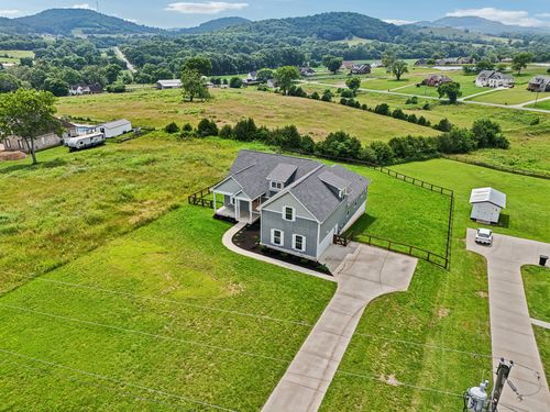 630 Bridle Path Ln, Hartsville, TN, 37074-3582 | Card Image