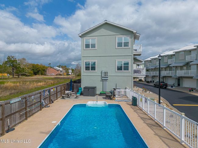 pool | Image 26