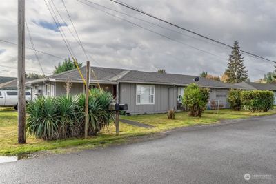 404 Lewis Street, Home with 0 bedrooms, 0 bathrooms and 4 parking in Kelso WA | Image 3