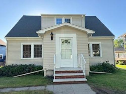 303 N 1st St, Groton, SD, 57445-2018 | Card Image