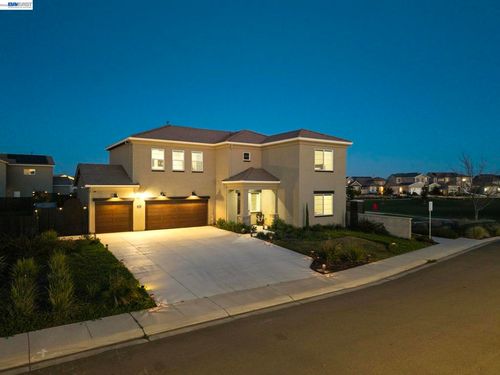 2394 Bharvani Ave, Manteca, CA, 95337-2087 | Card Image