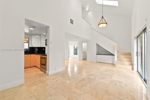 3062-3062 Shipping Ave, Miami, FL, 33133-4522 | Card Image