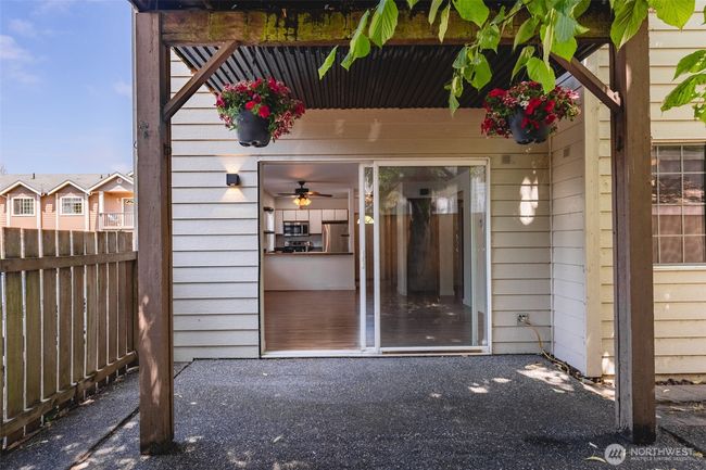 Covered patio | Image 15