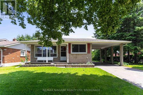 3440 St. Patrick Avenue, Niagara Falls (Stamford), ON, L2J2N5 | Card Image
