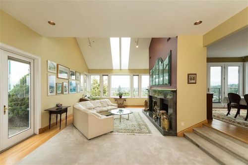 4612 Puget Dr, Vancouver, BC, V6L2V8 | Card Image