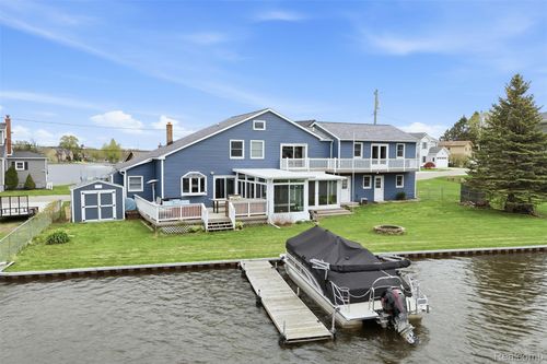 2299 Kingston St, White Lake, MI, 48386-1620 | Card Image
