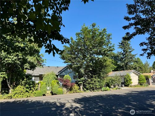 1203 Davis Avenue, Enumclaw, WA, 98022 | Card Image