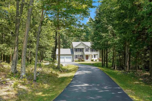18 Westgate Rd, Mont Vernon, NH, 03057-1917 | Card Image