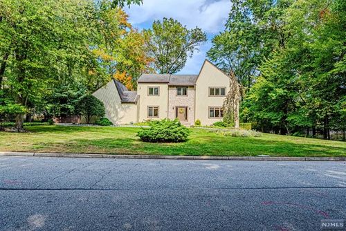 41 Cobblestone Crossing, Norwood, NJ, 07648 | Card Image