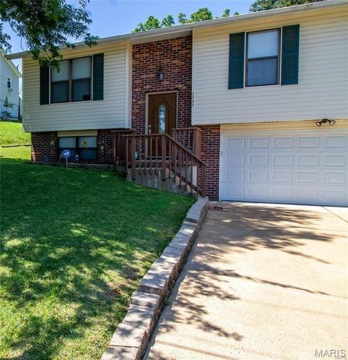 5445 Redbird Cv, Imperial, MO, 63052-1748 | Card Image