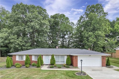1127 Broadmoor Rd, Macedonia, OH, 44056-1311 | Card Image