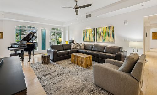 apt-105-3401 Lee Pkwy, Dallas, TX, 75219-5230 | Card Image