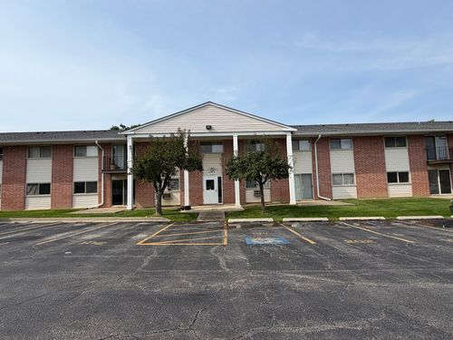 210-659 E Fullerton Ave, Glendale Heights, IL, 60139-2568 | Card Image