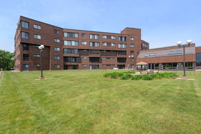 Open courtyard | Image 34