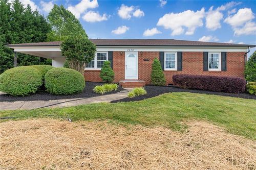 2420 25th Street, Hickory, NC, 28601 | Card Image