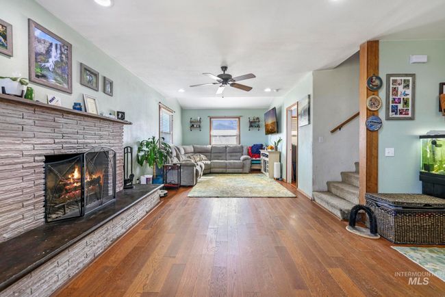 706 Utah St, House other with 3 bedrooms, 3 bathrooms and null parking in Gooding ID | Image 5