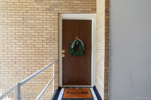 apt-e8-4909 Crooks Rd, Royal Oak, MI, 48073-1247 | Card Image