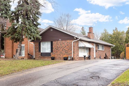 4 Moorecroft Cres, Scarborough, ON, M1K3V1 | Card Image