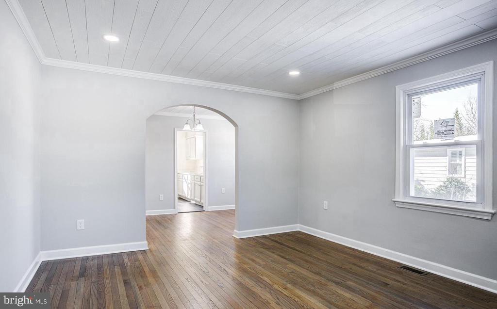 Residential Lease in RIVERDALE 2