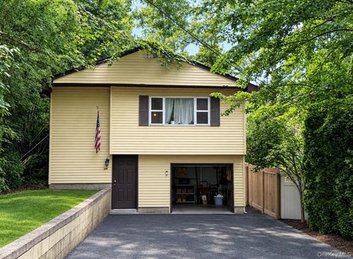 6 Walnut Rd, Rocky Point, NY, 11778 | Card Image