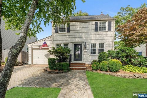 10 Hudson Ave, Waldwick, NJ, 07463-2311 | Card Image