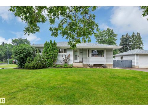 2000 Bonneville Crt, Sherwood Park, AB, T8A0Y6 | Card Image