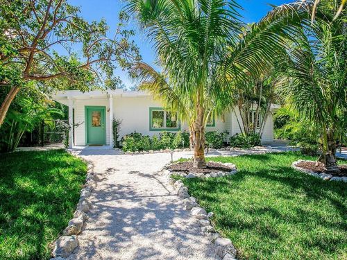 6979 Longboat Dr S, LONGBOAT KEY, FL, 34228-1037 | Card Image