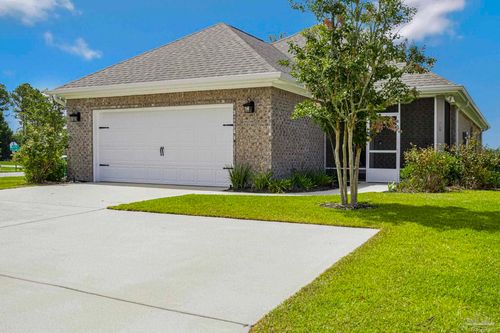 8977 Eureka St, Milton, FL, 32583-2476 | Card Image