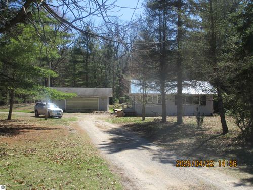 5179 W M 55, Tawas City, MI, 48763-9670 | Card Image