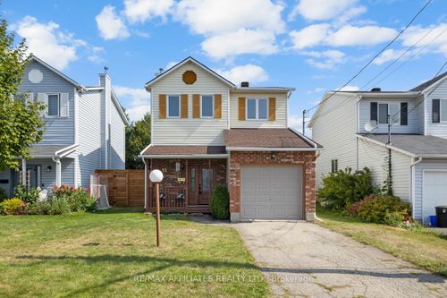 15 Lemaistre St, Carleton Place, ON, K7C4K5 | Card Image