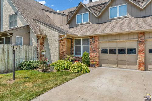 3003 Sw Quail Creek Dr, Topeka, KS, 66614-4131 | Card Image