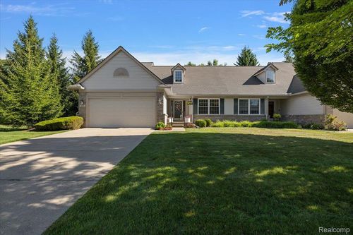 283 Four Seasons Dr, Lake Orion, MI, 48360-2648 | Card Image