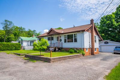 31 Wood St, House other with 3 bedrooms, 3 bathrooms and 6 parking in Parry Sound ON | Image 1