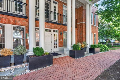 205-1023 N Royal St, ALEXANDRIA, VA, 22314-1596 | Card Image