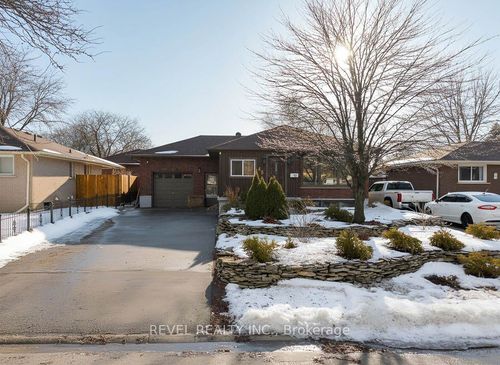 45 Buckingham St, Brantford, ON, N3R3B2 | Card Image